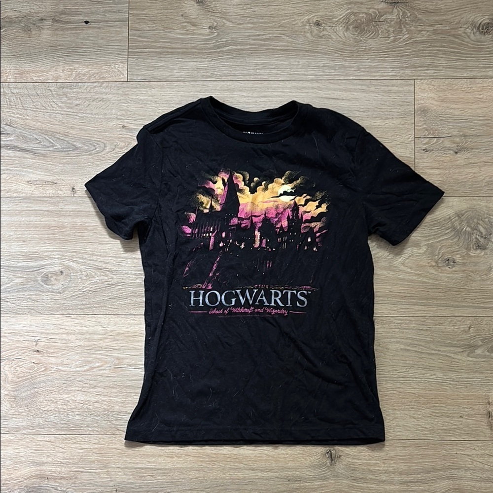 Kid’s Black Hogwarts Graphic T-Shirt - Picture 1 of 3